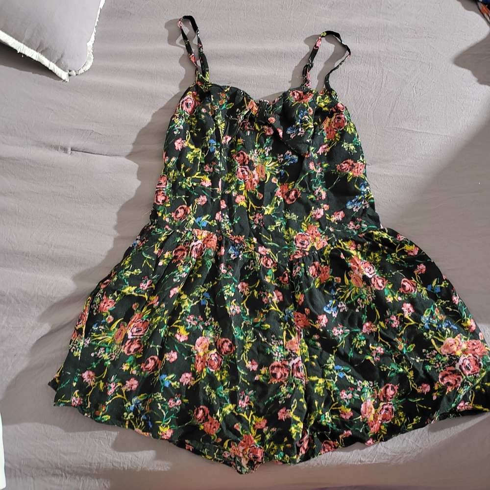 Floral Romper w/ Pockets